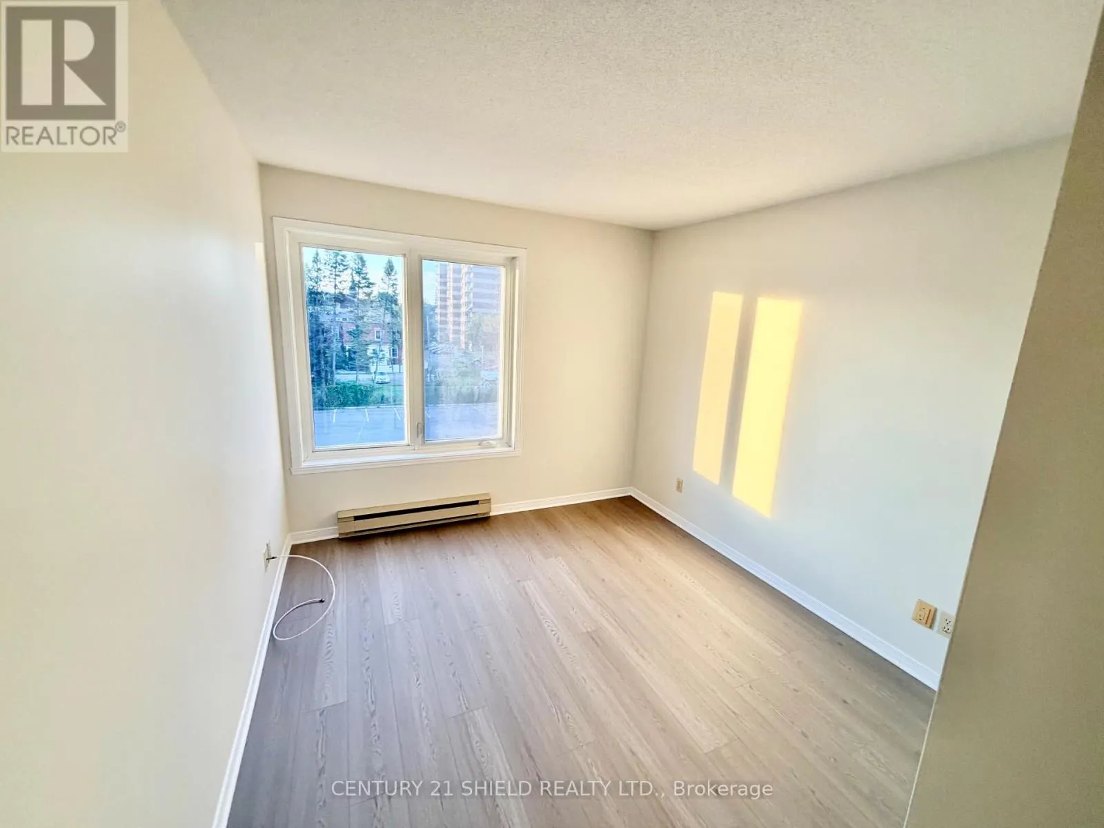 405 - 121 WATER STREET W