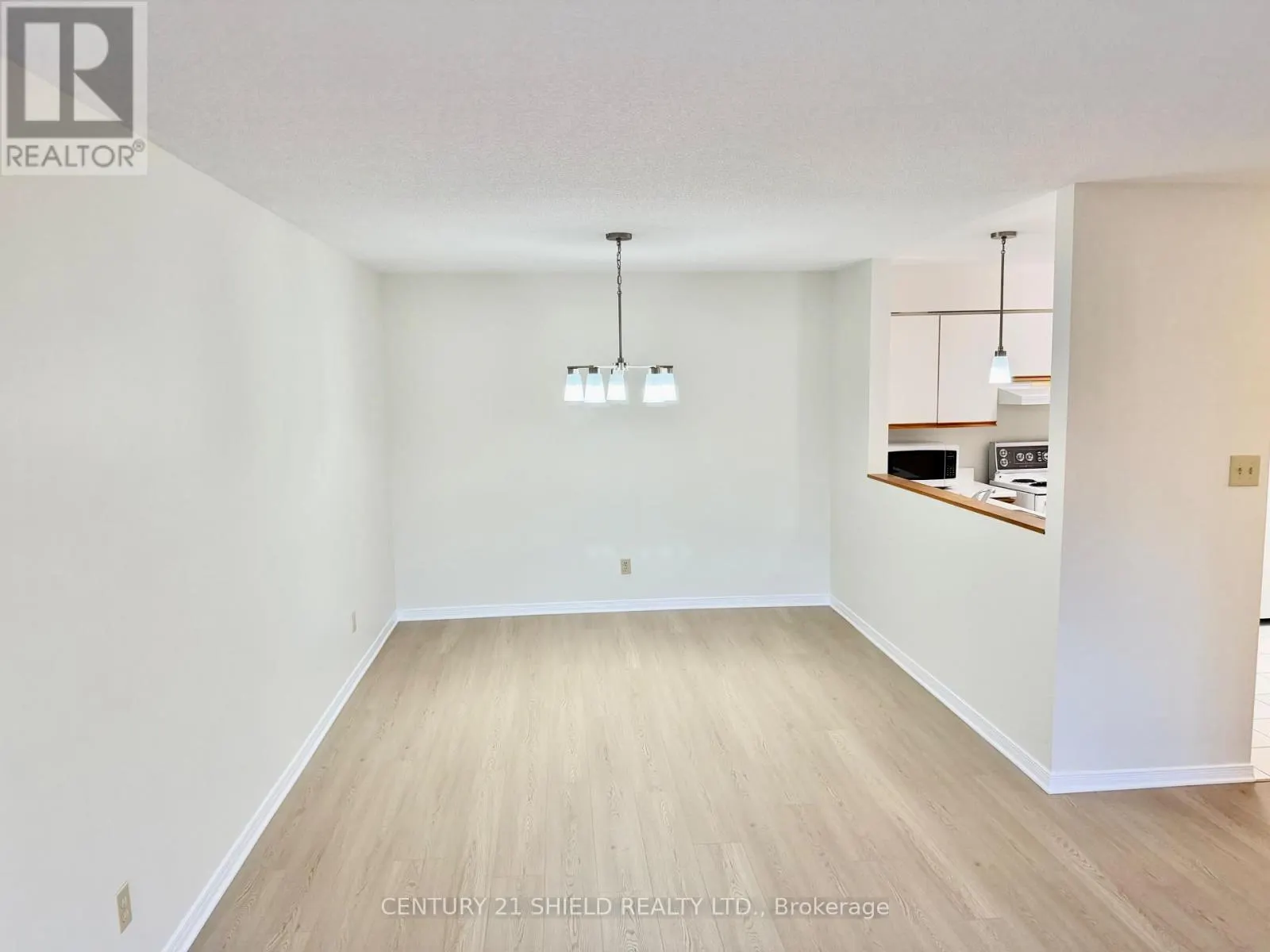 405 - 121 WATER STREET W