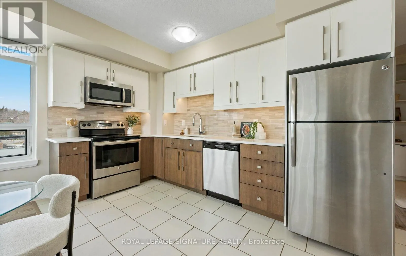 706 - 53 ARTHUR STREET S