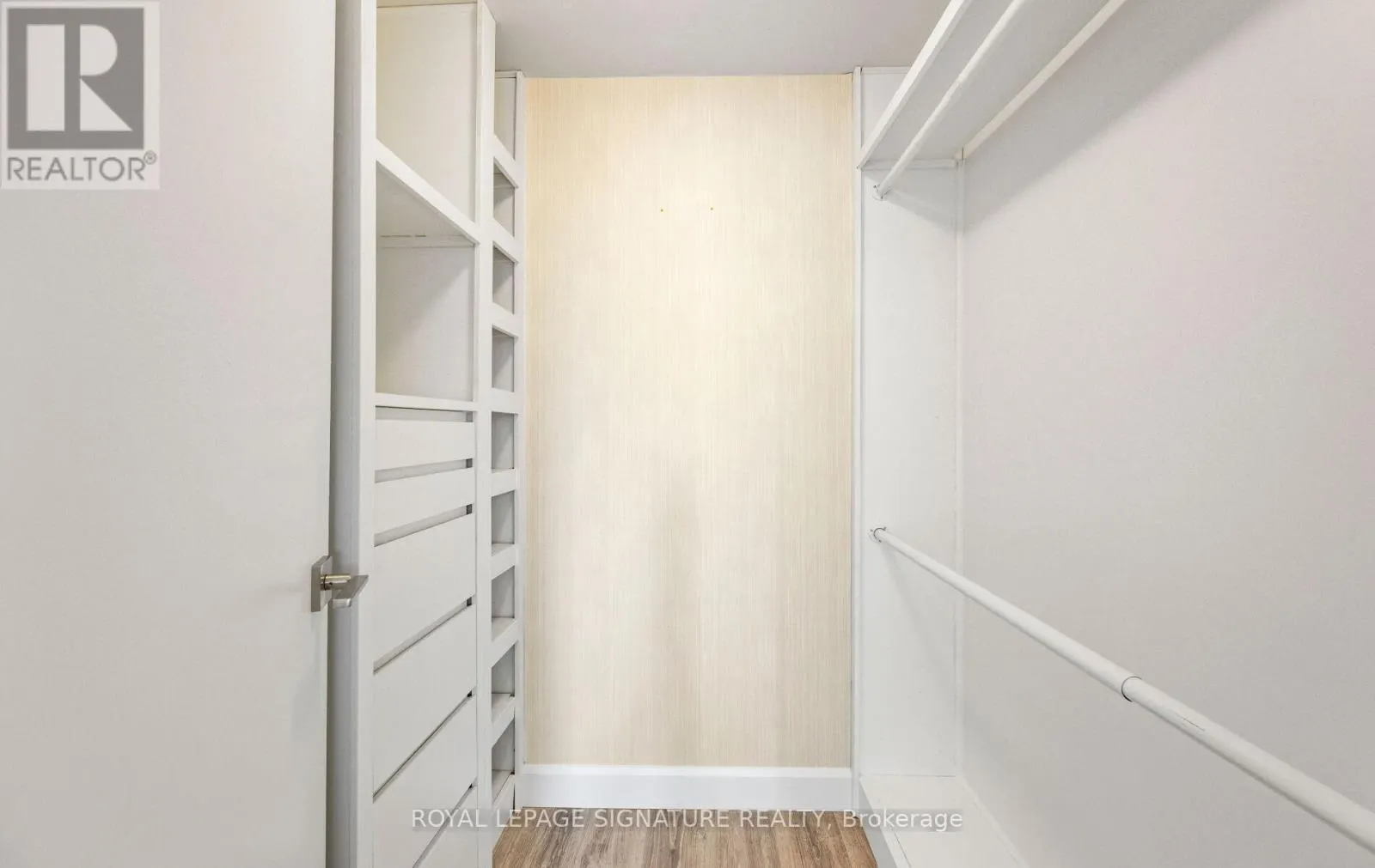 706 - 53 ARTHUR STREET S