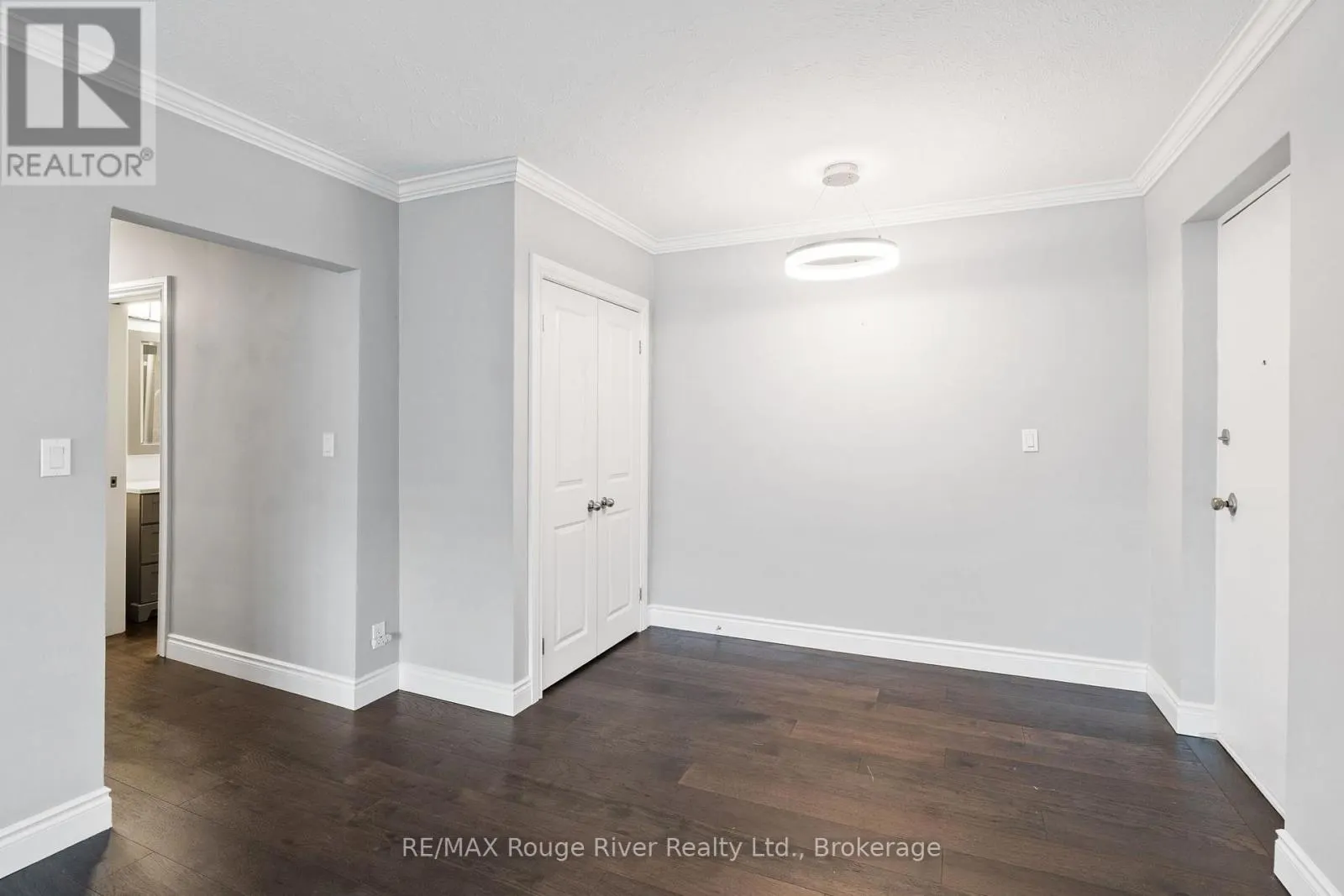11 - 242 DARCY STREET #11