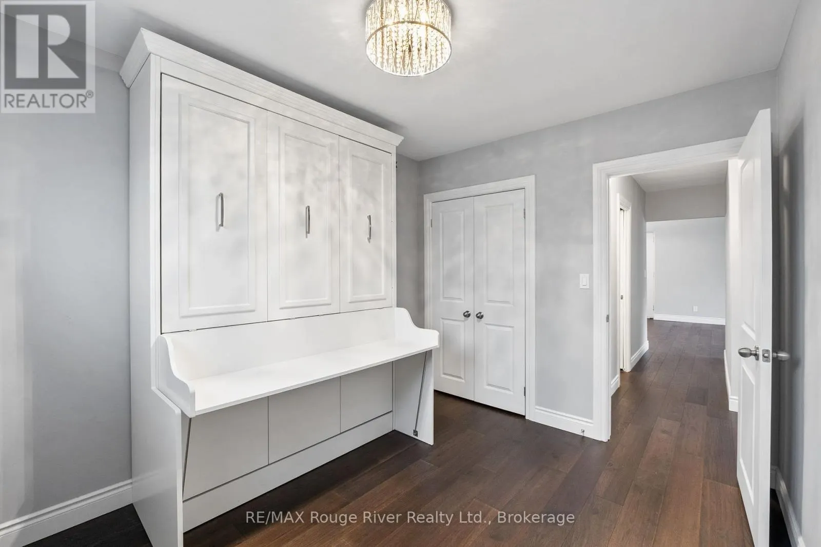 11 - 242 DARCY STREET #11