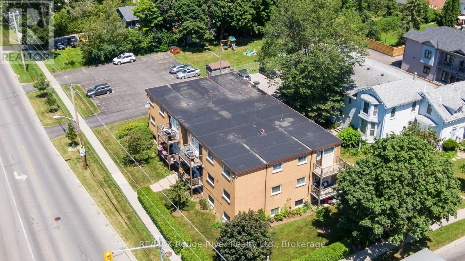 11 - 242 DARCY STREET #11