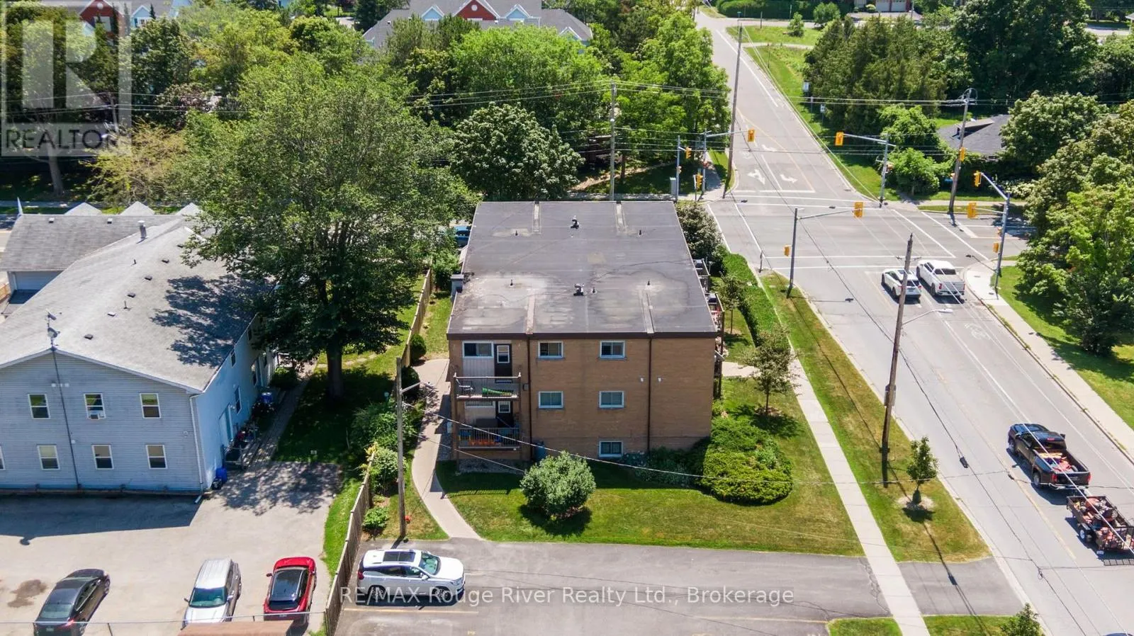 11 - 242 DARCY STREET #11