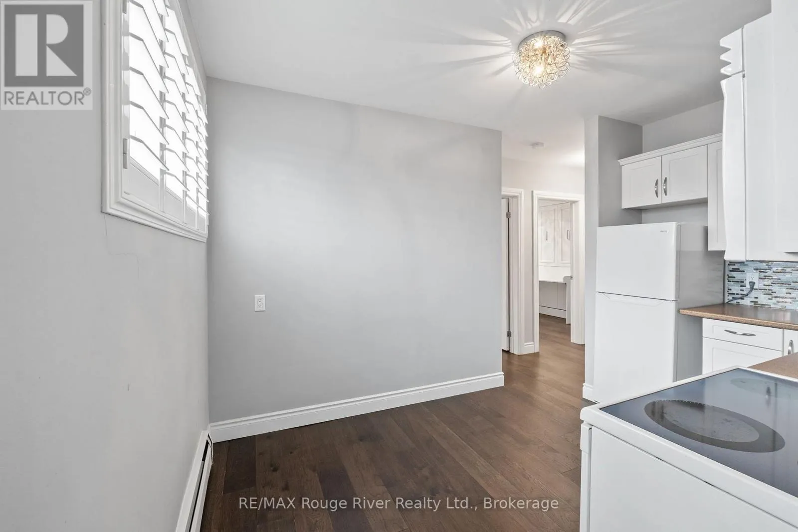 11 - 242 DARCY STREET #11