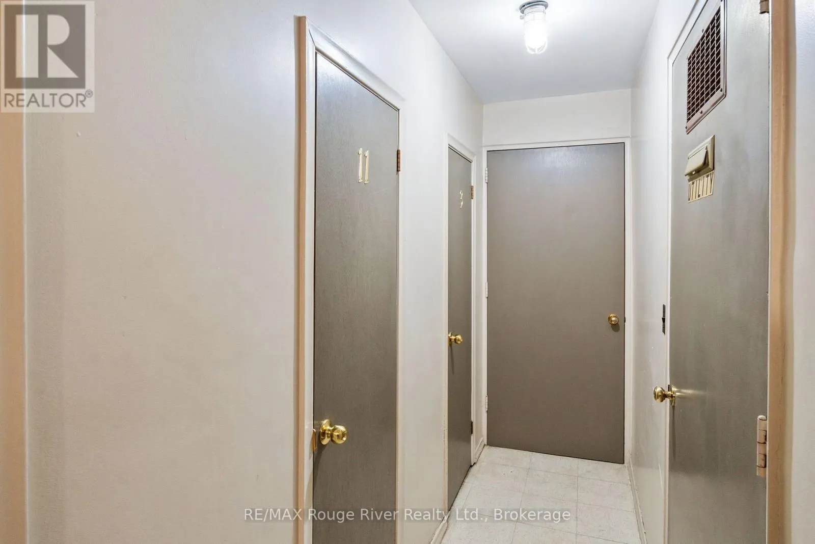 11 - 242 DARCY STREET #11