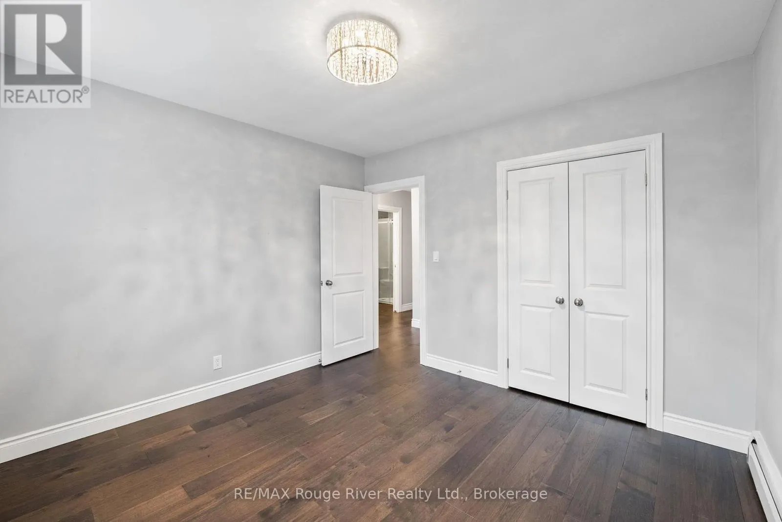 11 - 242 DARCY STREET #11