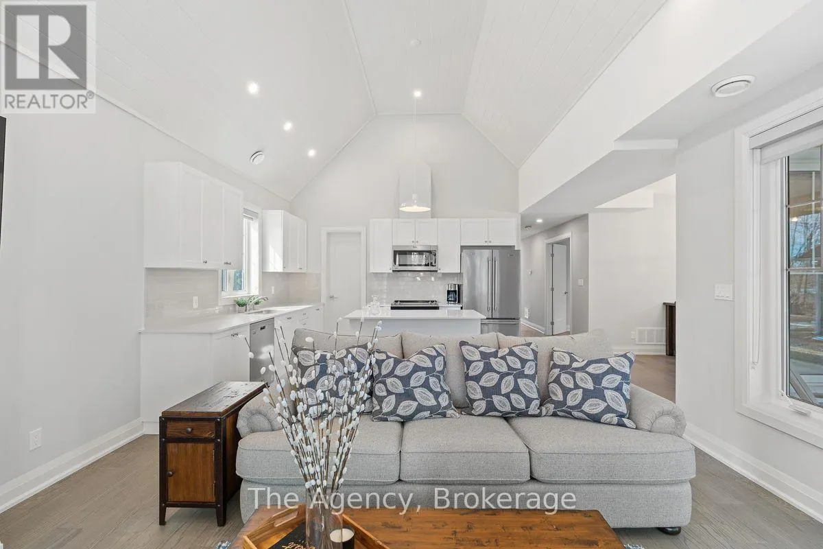 39 - 2054 PENINSULA ROAD #39