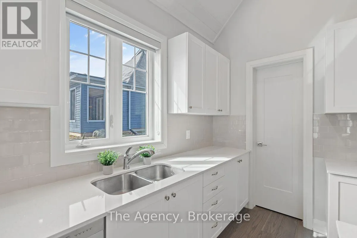 39 - 2054 PENINSULA ROAD #39
