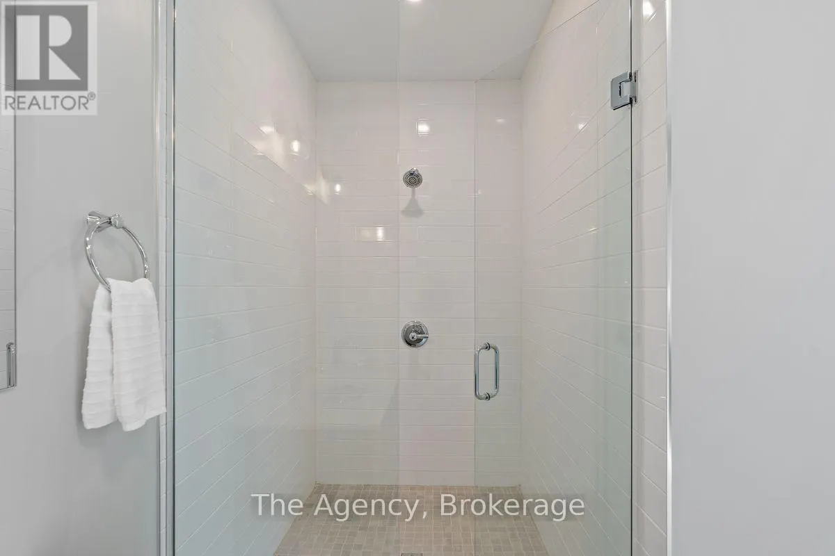 39 - 2054 PENINSULA ROAD #39