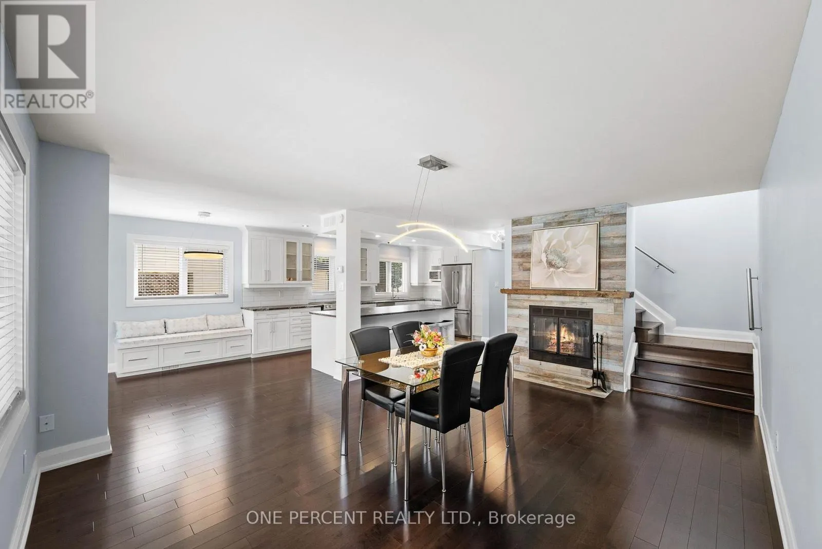 8 RASTILA CRESCENT