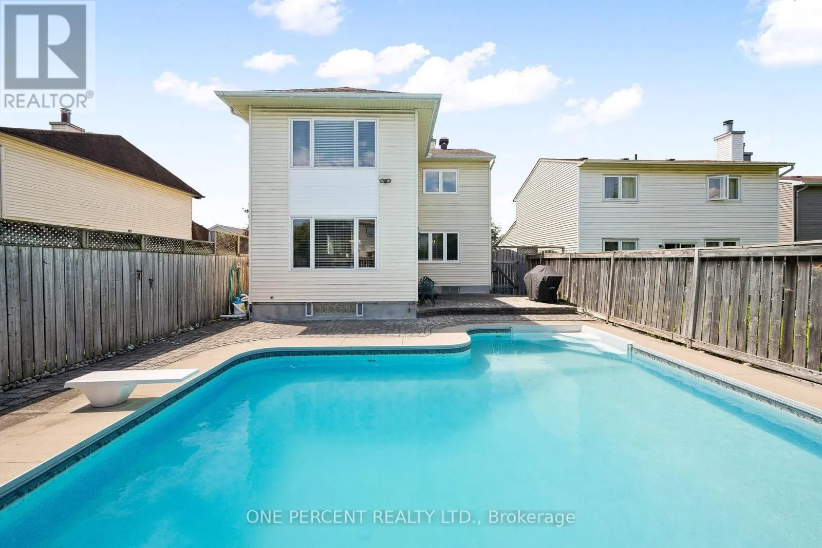 8 RASTILA CRESCENT