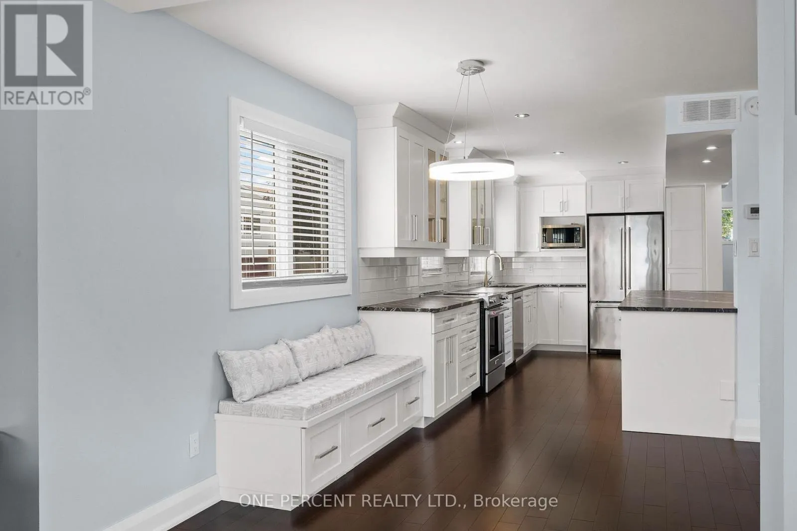 8 RASTILA CRESCENT