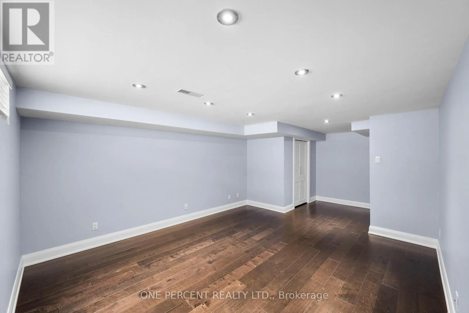 8 RASTILA CRESCENT