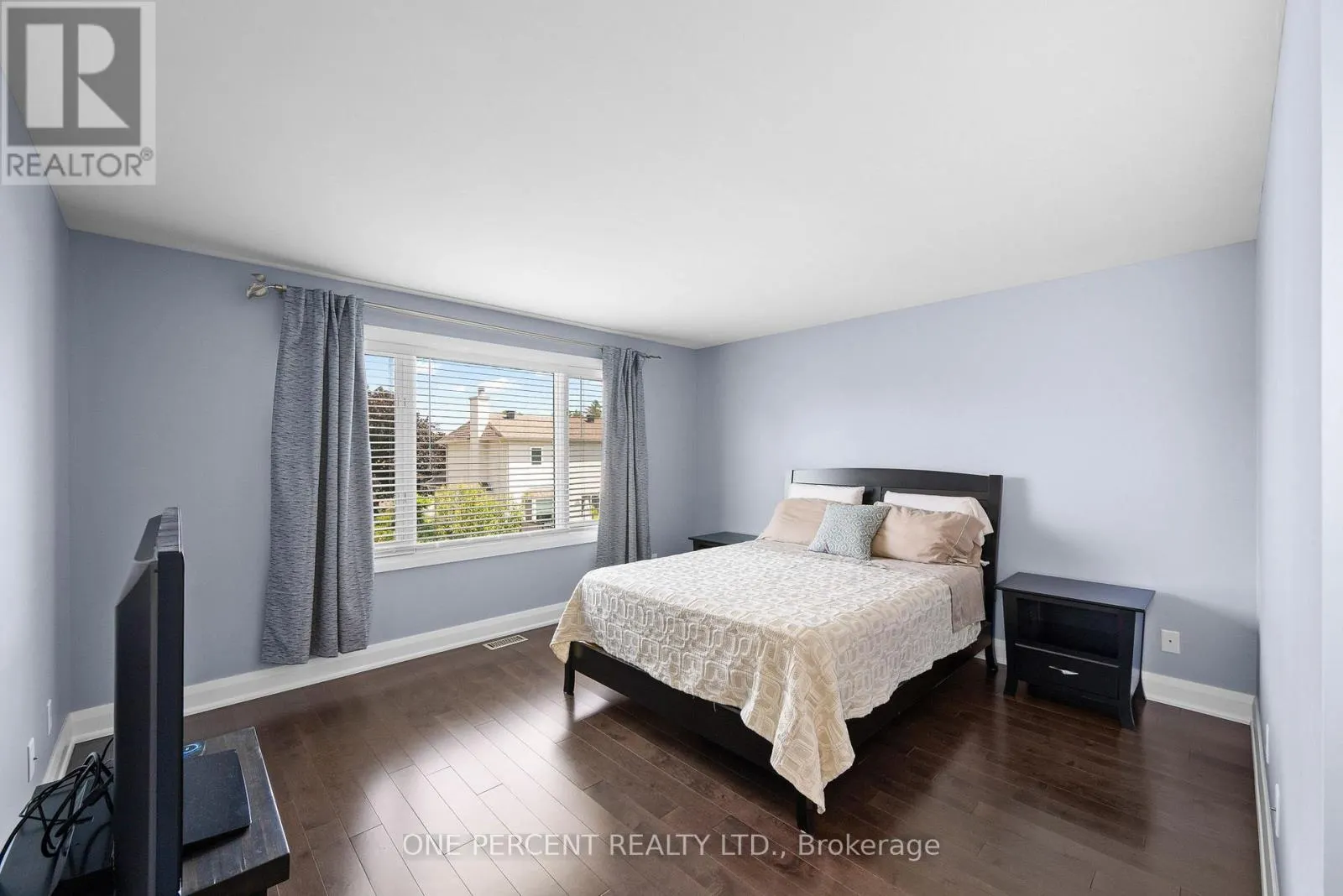 8 RASTILA CRESCENT