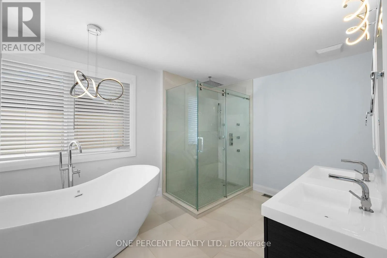 8 RASTILA CRESCENT