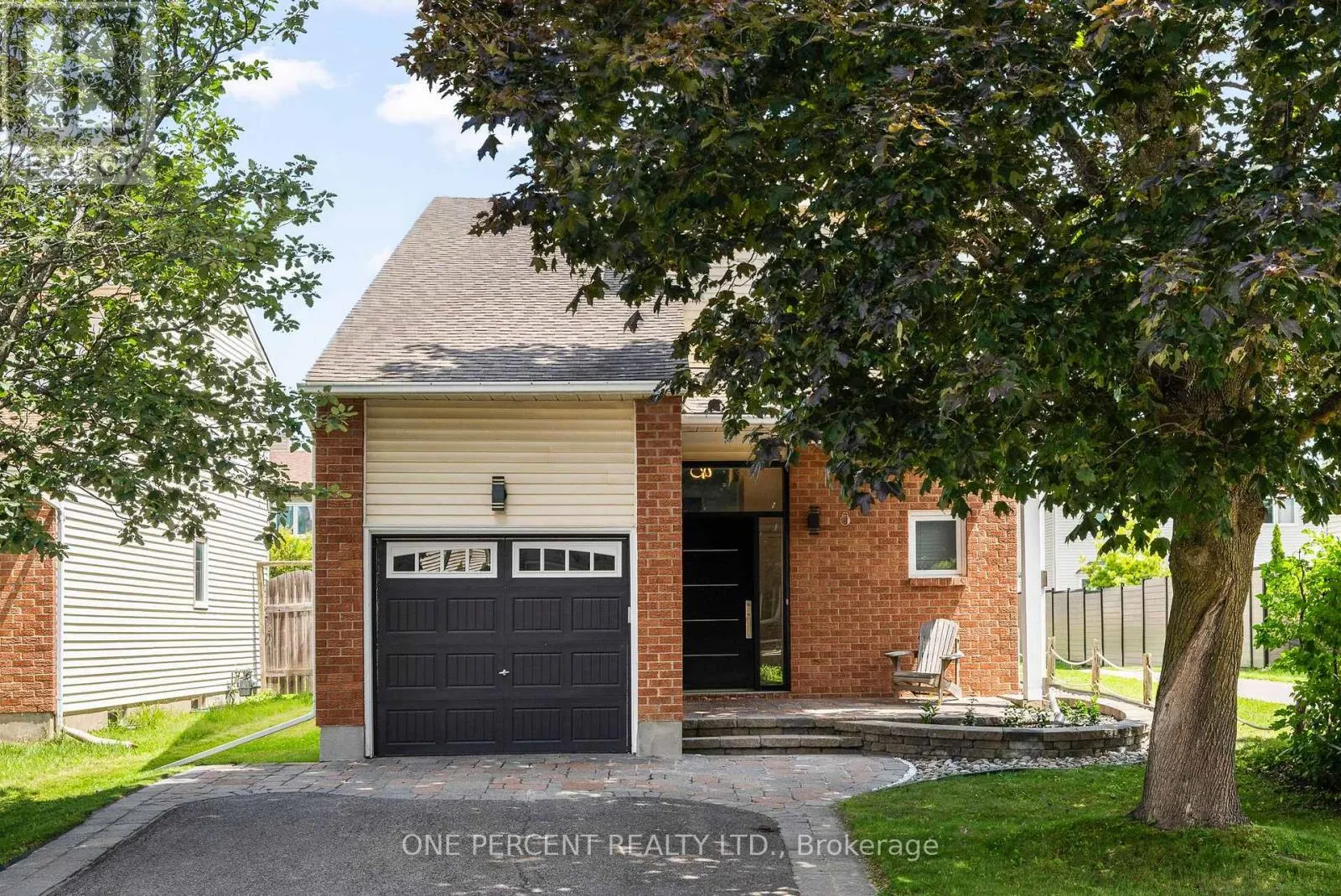 8 RASTILA CRESCENT