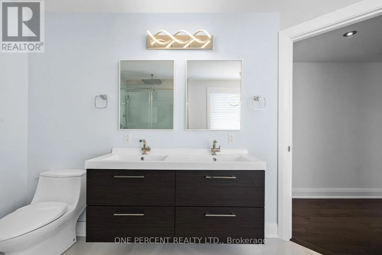 8 RASTILA CRESCENT