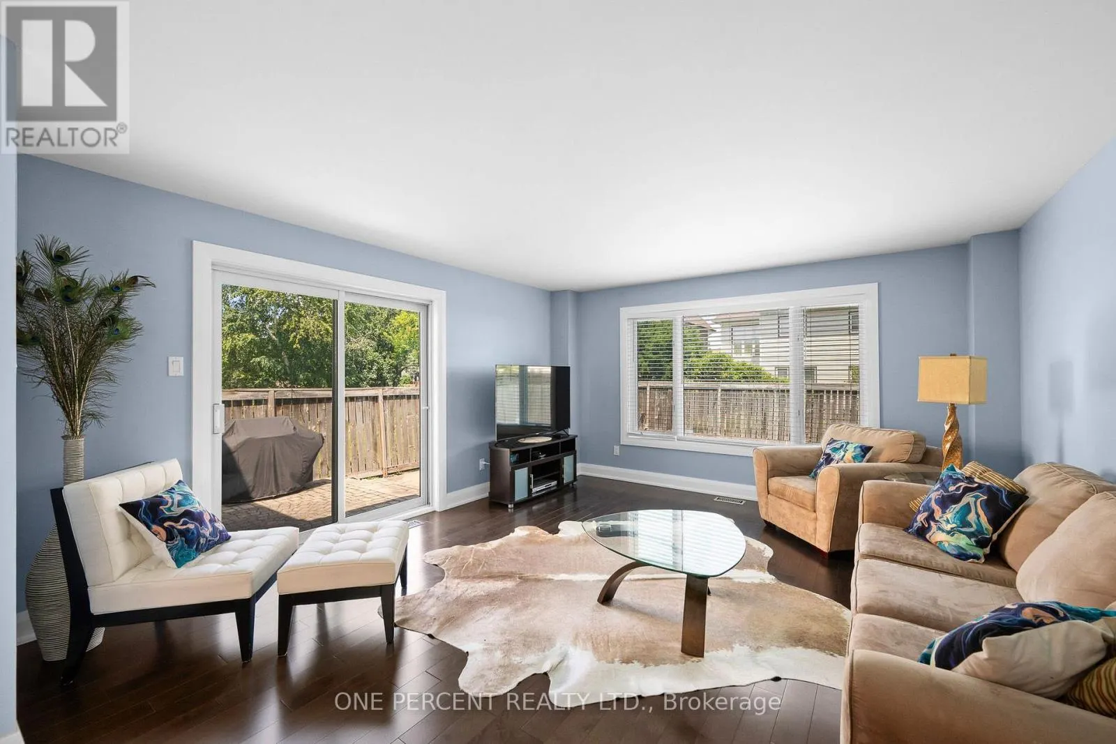 8 RASTILA CRESCENT