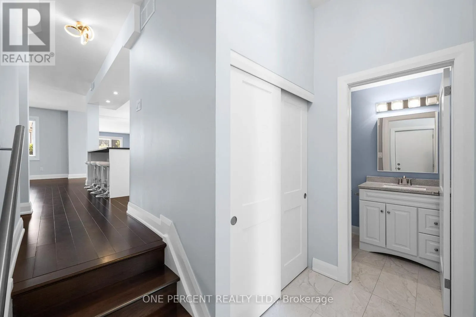 8 RASTILA CRESCENT