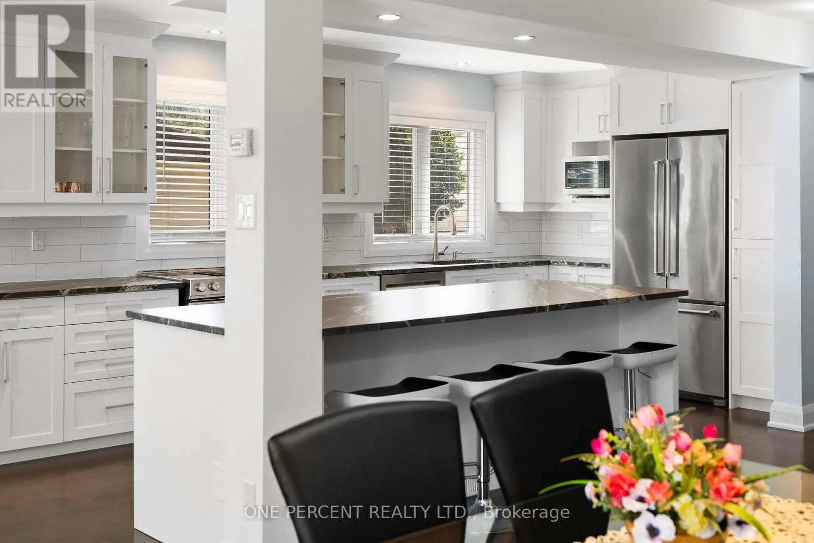 8 RASTILA CRESCENT