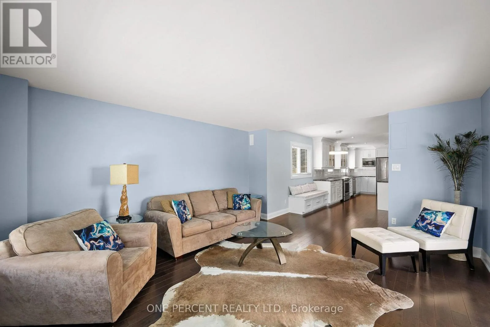 8 RASTILA CRESCENT
