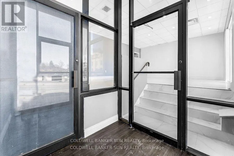 290 DUNDAS STREET