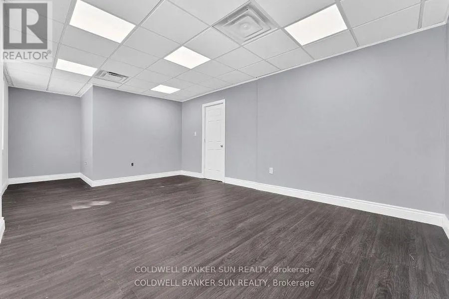 290 DUNDAS STREET