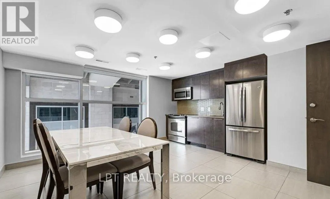 512 - 88 RICHMOND ROAD