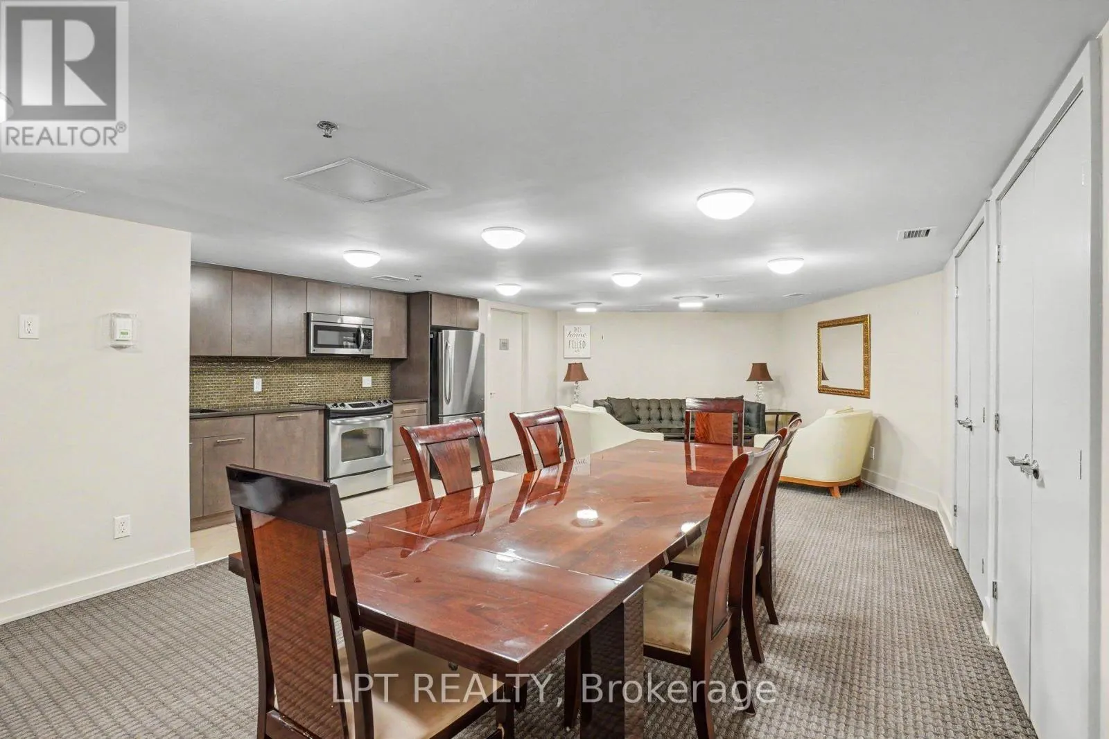 512 - 88 RICHMOND ROAD