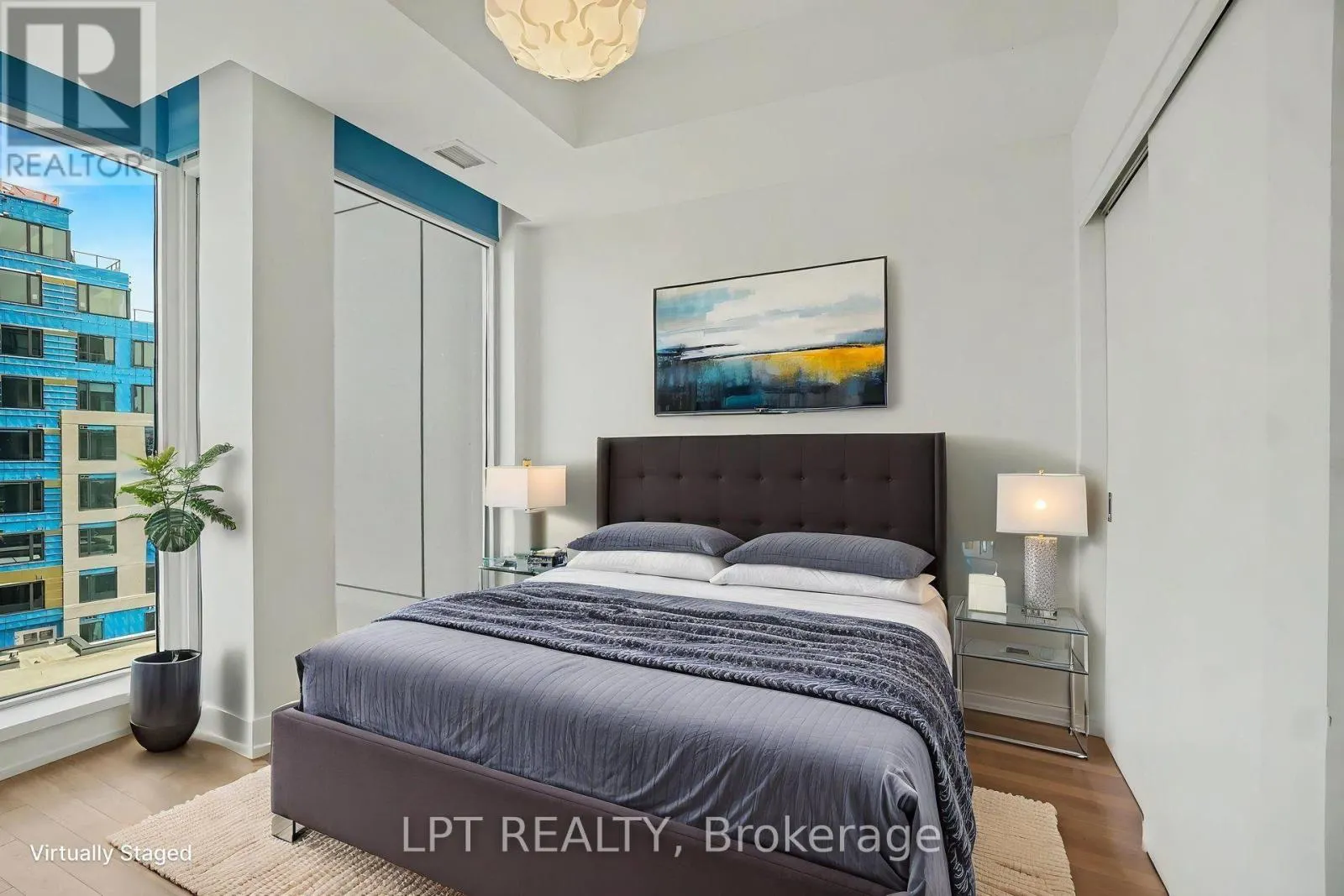 512 - 88 RICHMOND ROAD
