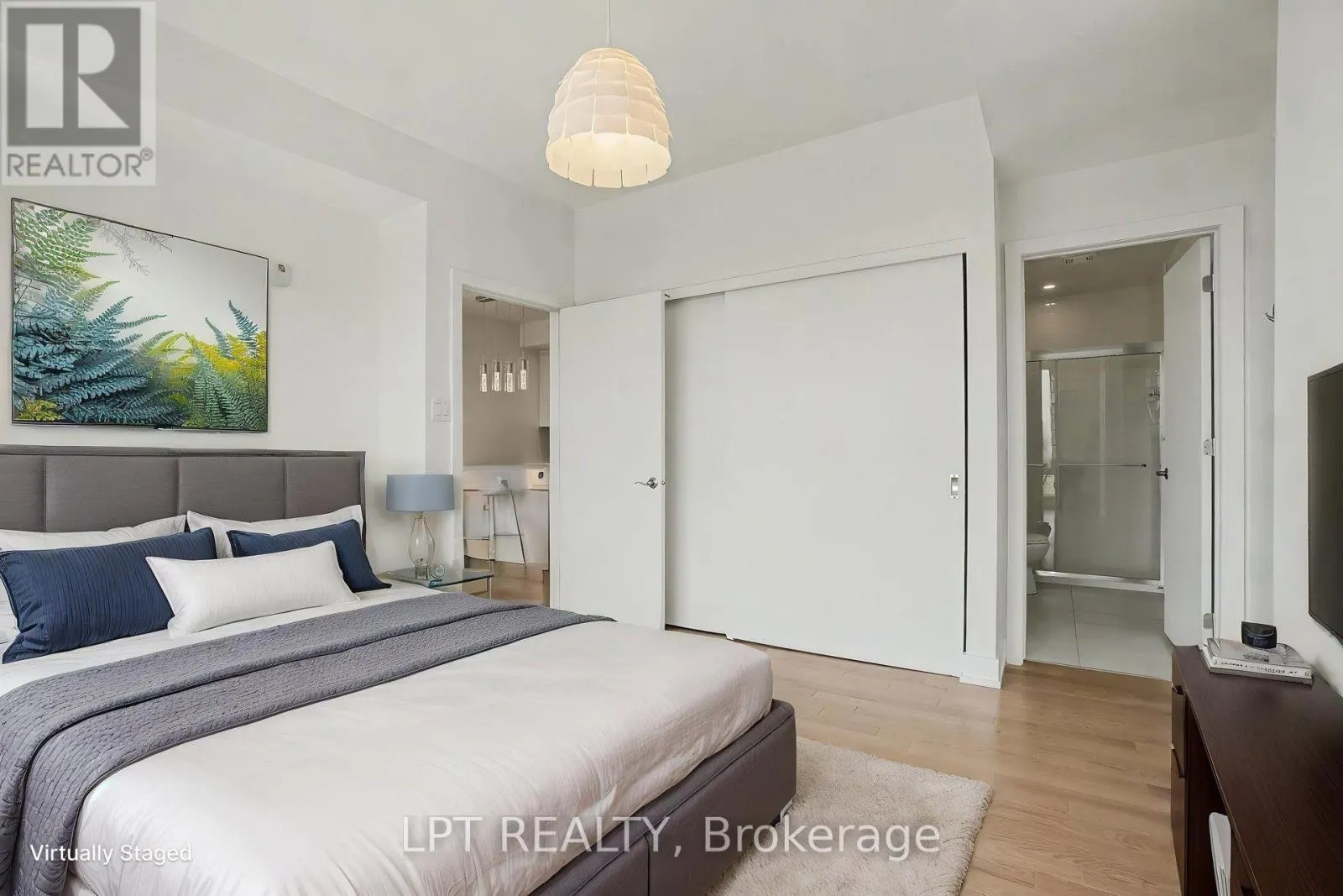 512 - 88 RICHMOND ROAD