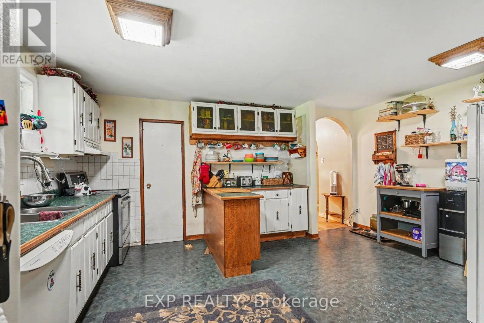 5233 3RD LINE ROAD