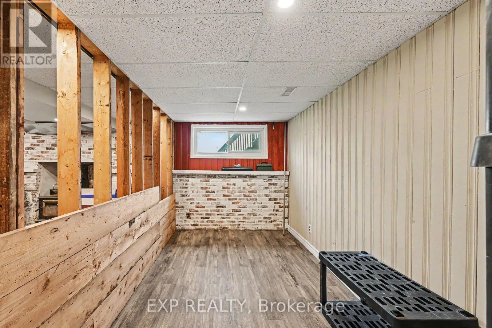 5233 3RD LINE ROAD