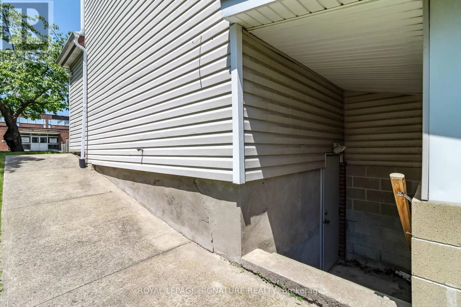 23 SULLIVAN AVENUE