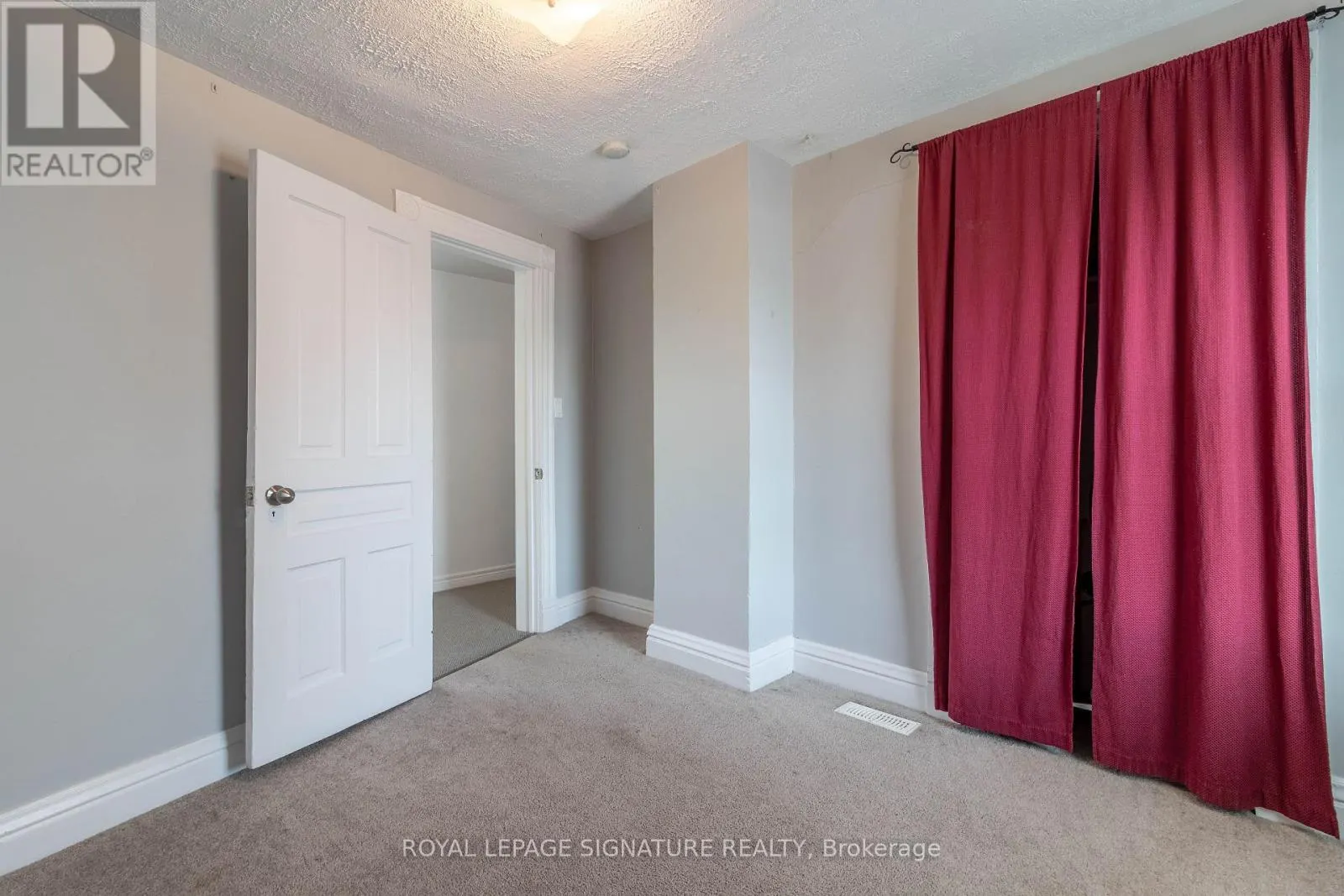 23 SULLIVAN AVENUE