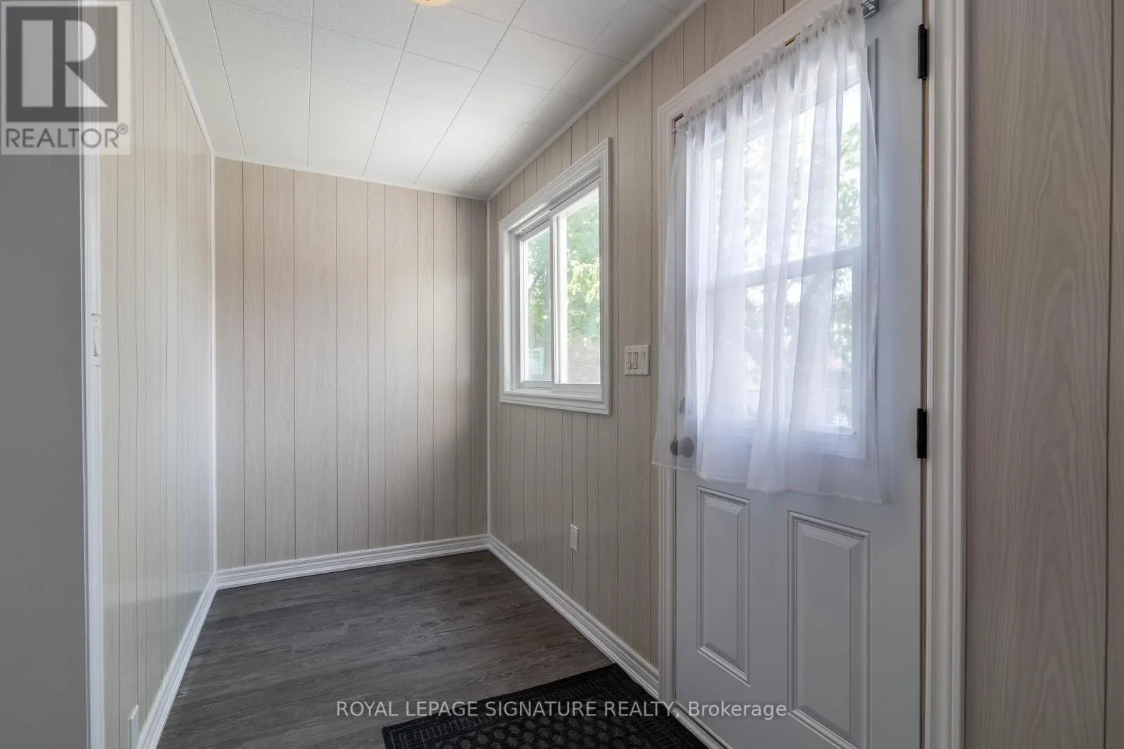 23 SULLIVAN AVENUE