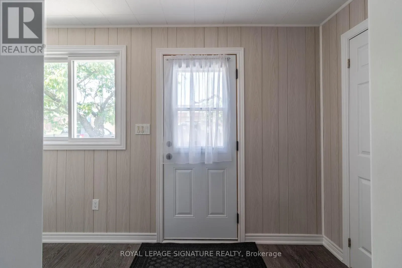 23 SULLIVAN AVENUE