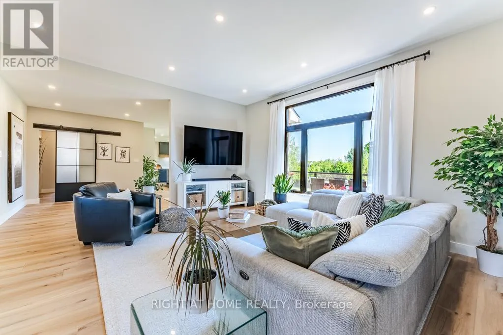11 SETTLERS COURT