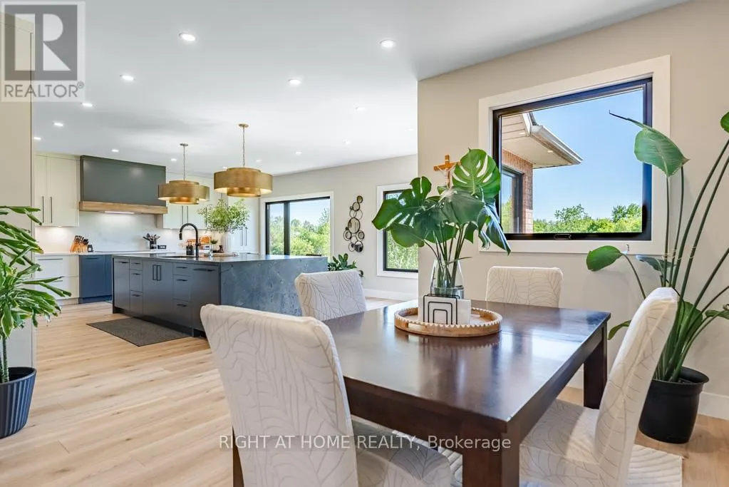 11 SETTLERS COURT