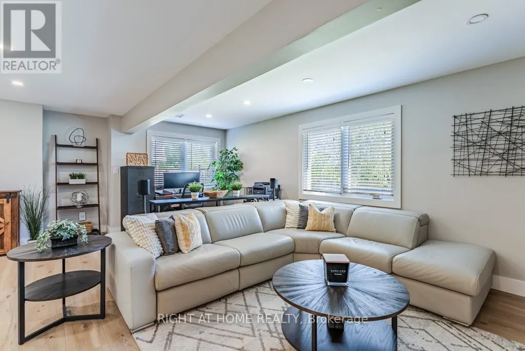 11 SETTLERS COURT