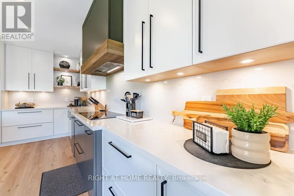 11 SETTLERS COURT