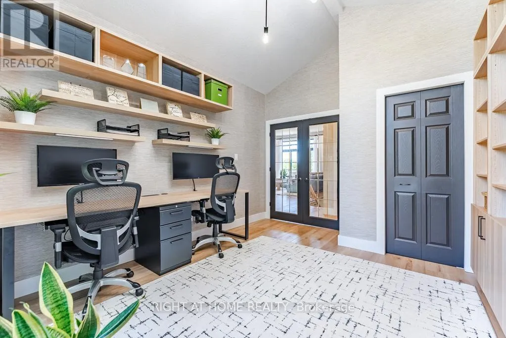 11 SETTLERS COURT