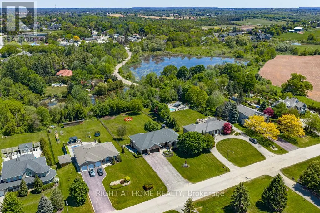 11 SETTLERS COURT