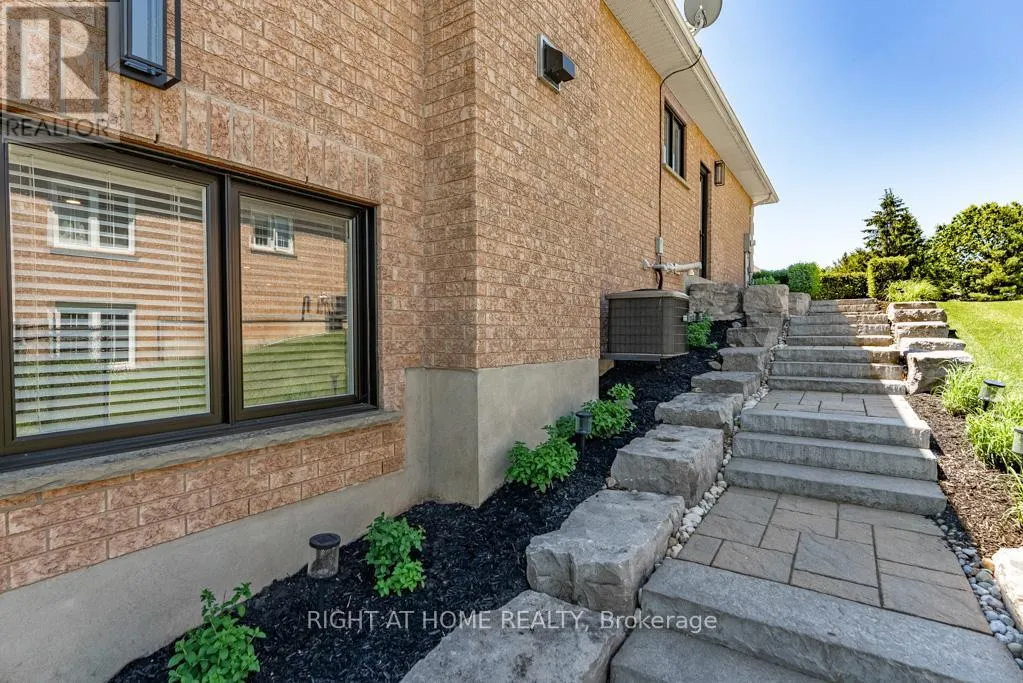 11 SETTLERS COURT