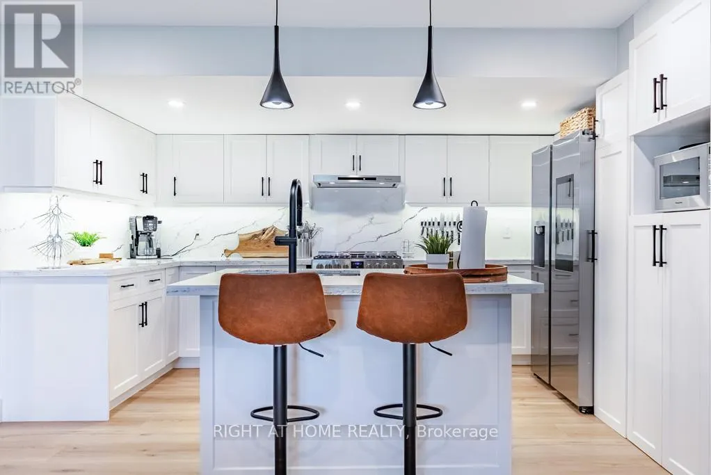 11 SETTLERS COURT