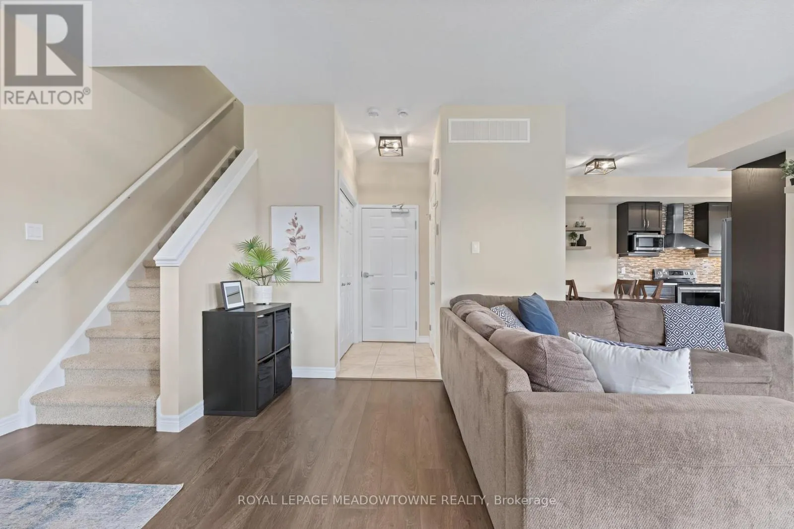 20 - 39 KAY CRESCENT