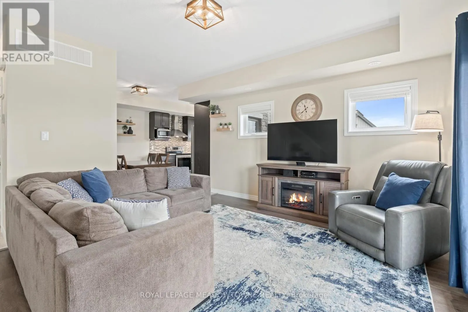 20 - 39 KAY CRESCENT