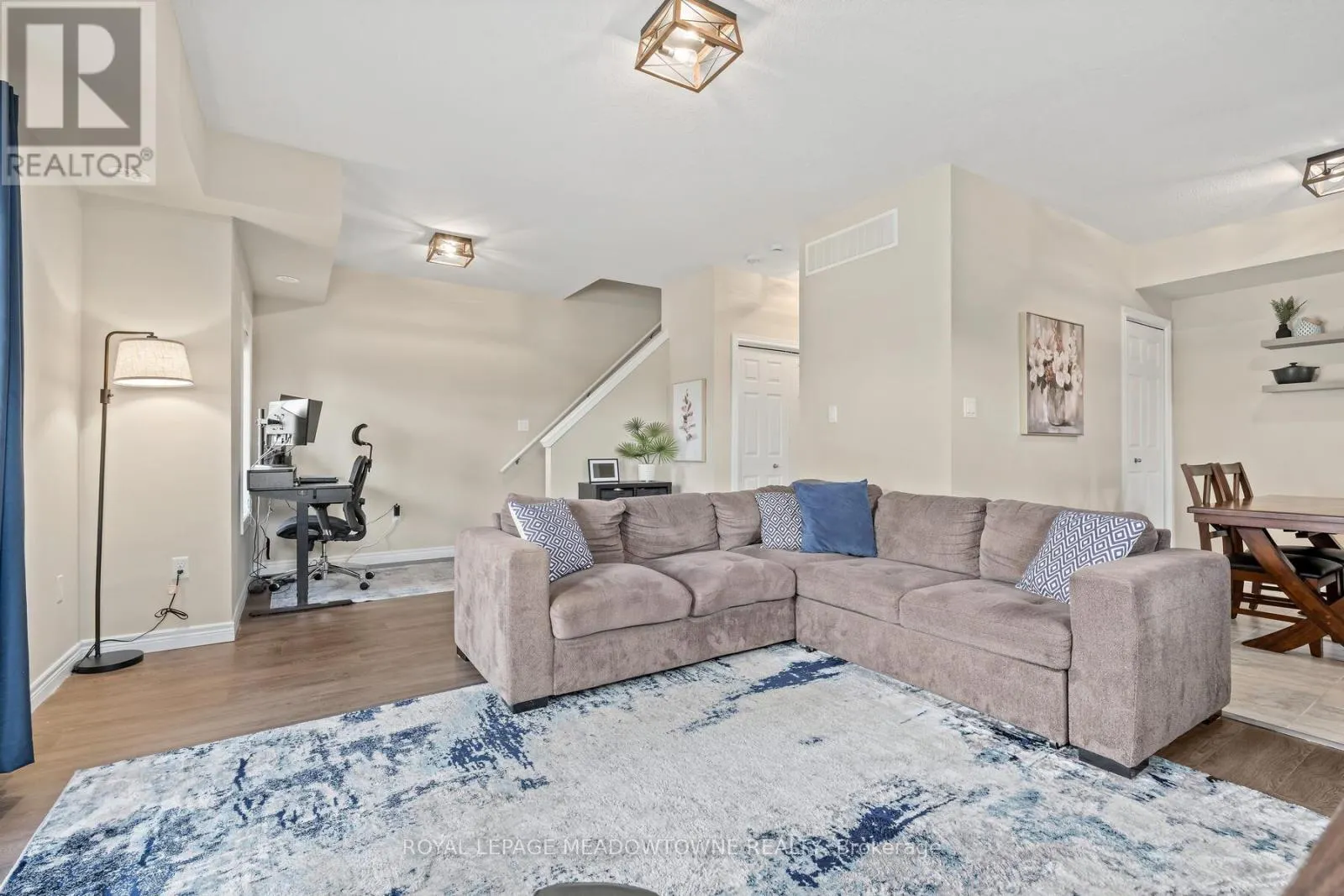 20 - 39 KAY CRESCENT