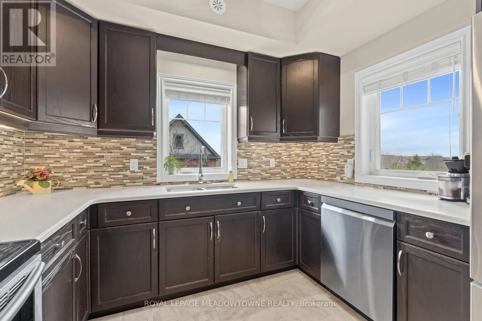 20 - 39 KAY CRESCENT